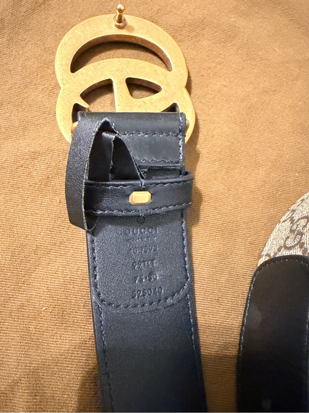 Gucci Black and Gold belt - Picture 4 of 8